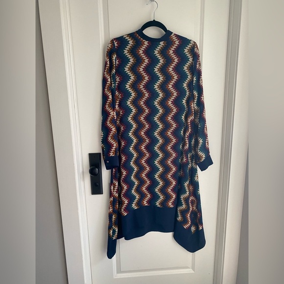 Vintage geometric pattern long sleeve midi dress. - Picture 3 of 6